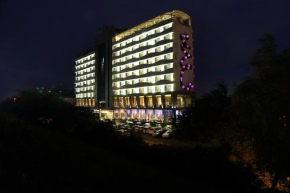 Отель Fortune Select SG Highway  Ахмедабад